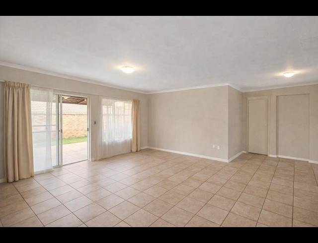 2 BEDROOM TOWNHOUSE FOR SALE IN ELARDUSPARK